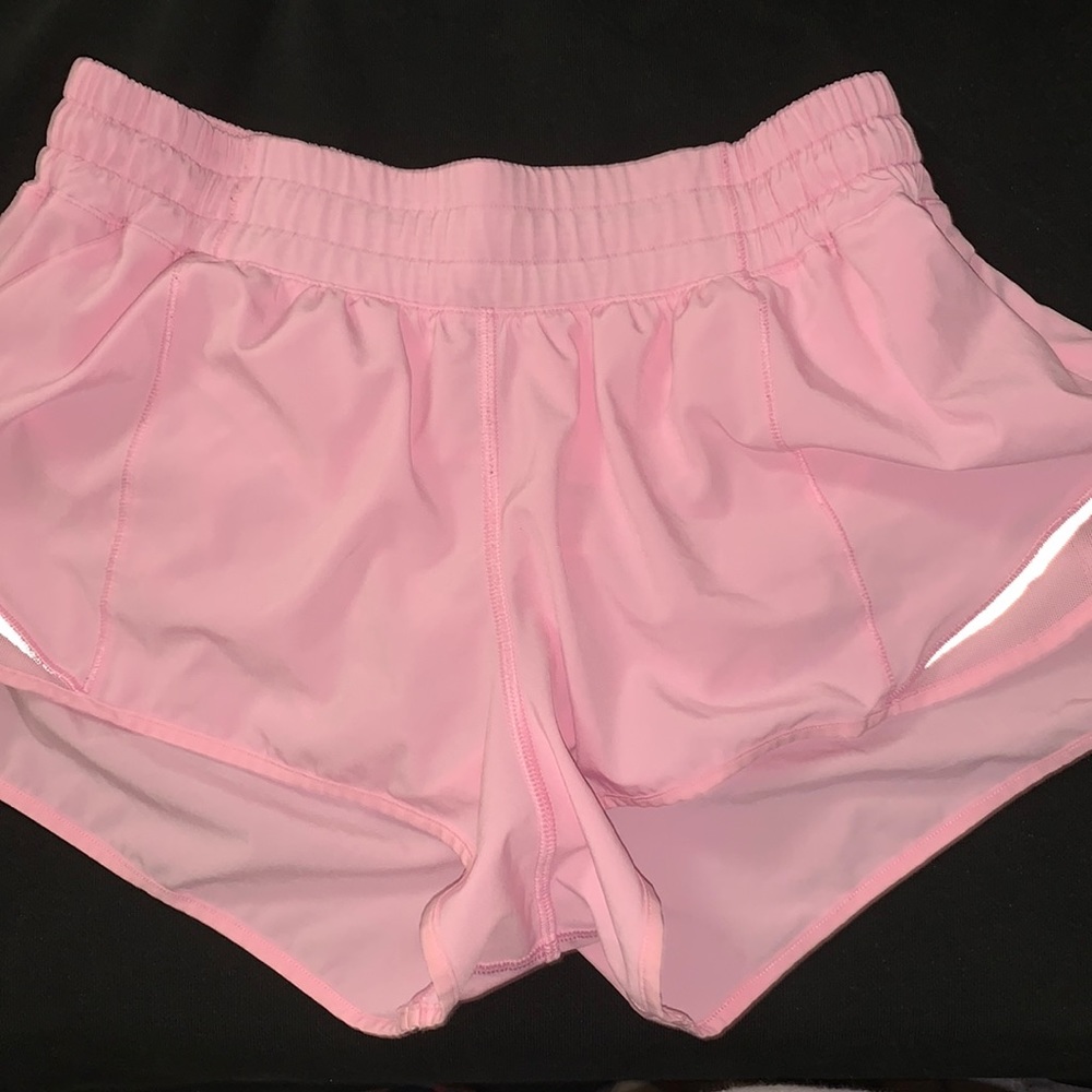hotty hot 2.5in miami pink lululemon shorts size 8